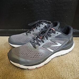 New Balance Running Mens Shoes Size 10.5